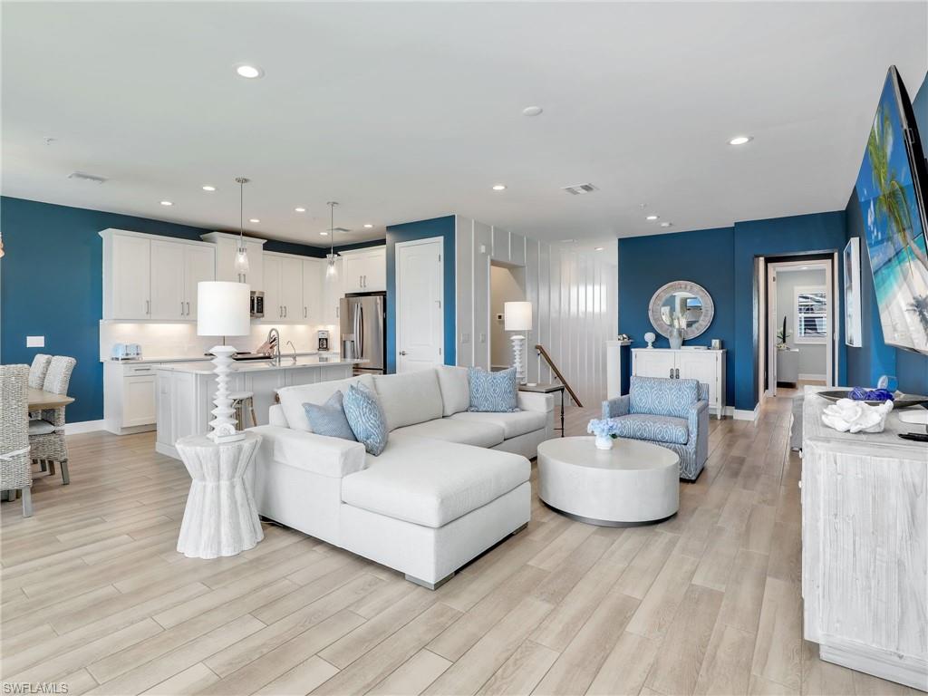 2621 Seychelles CIR # 1807, Naples